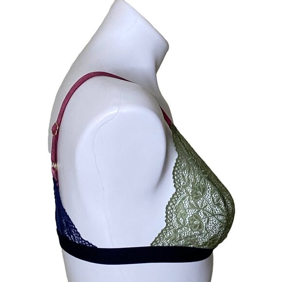 We Are We Wear NWT Evolve Recycled Lace Triangle Bralette, Khaki Navy Women's S - Picture 5 of 12